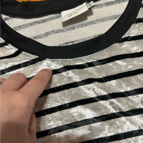 Creasant Drive Velour Stripped Lightweight Blouses Size 5X Fits Like A 4X - Picture 2 of 11